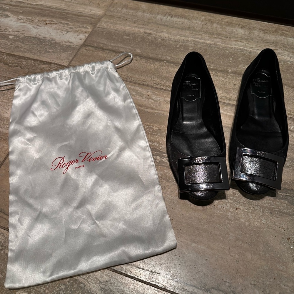 Roger Vivier Suede Metallic Ballet Flats in Black and Ombré Size 35